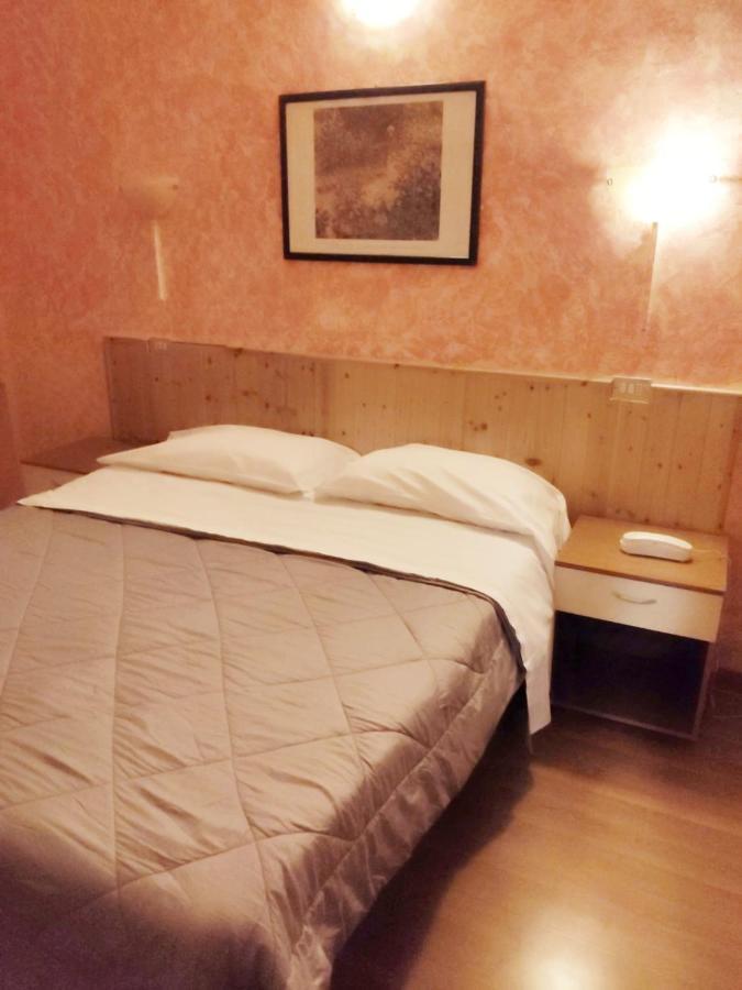 Hotel Ariosto Centro Storico Reggio nell'Emilia Zewnętrze zdjęcie